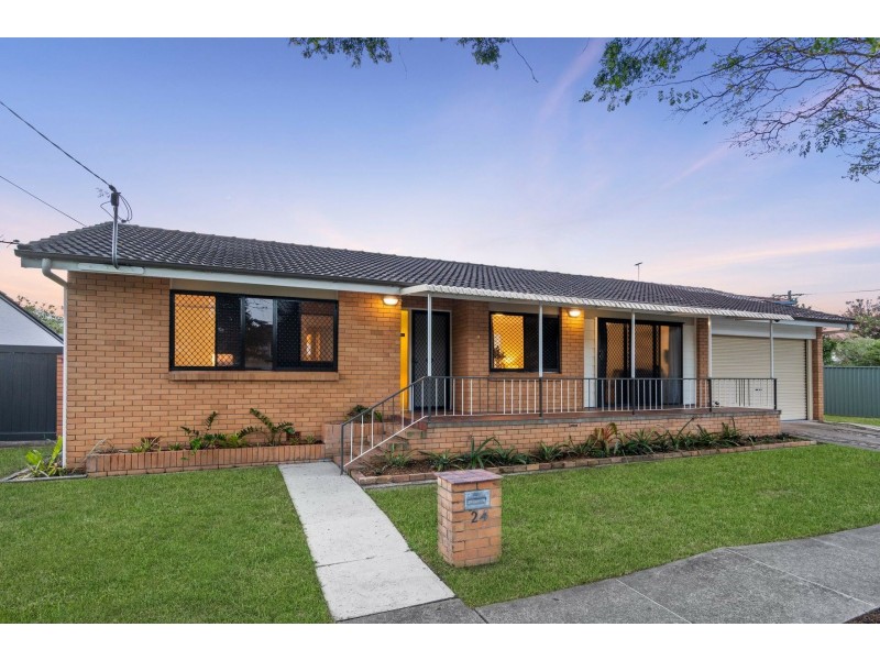 24 Bedser Street, Macgregor QLD 4109