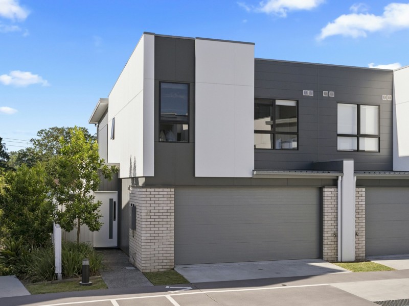 8/8 Lawrence Lyons Place, Kenmore QLD 4069