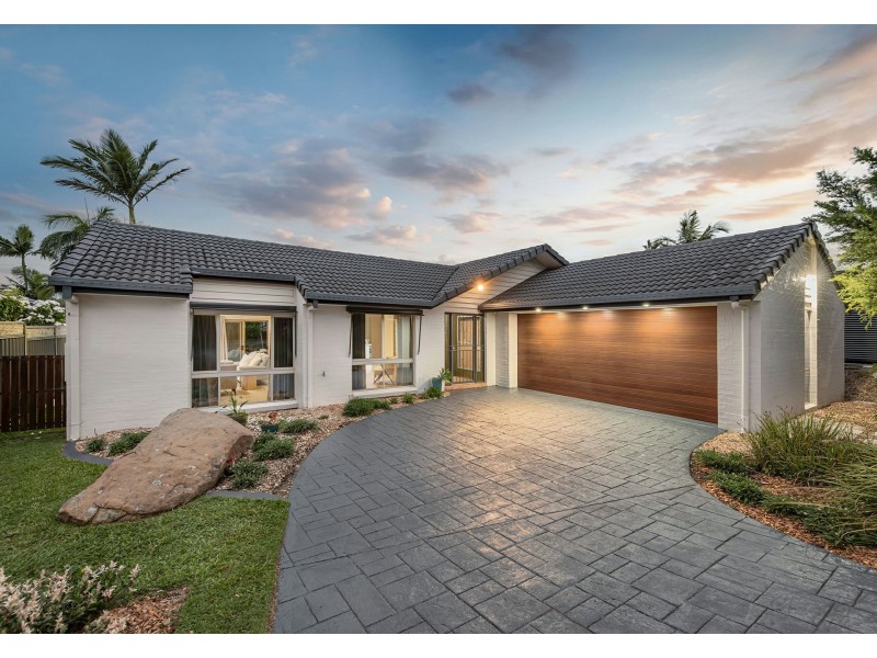 6 Harvey Place, Wishart QLD 4122