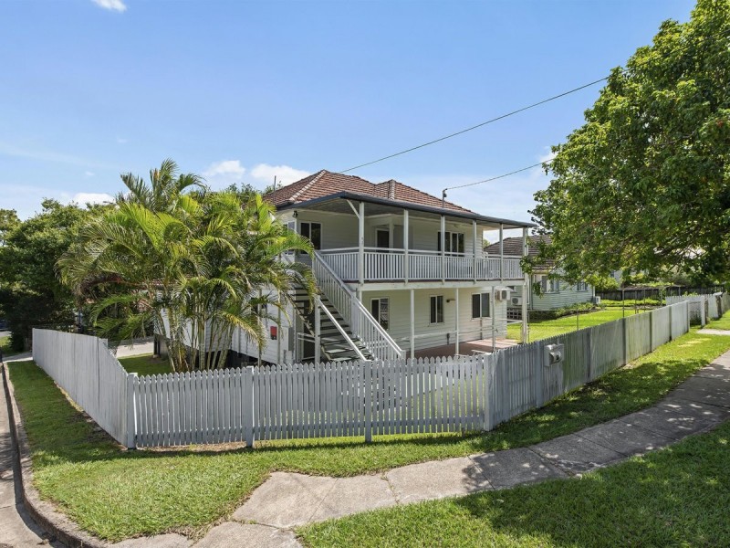 27 Roscoe Street, Holland Park QLD 4121