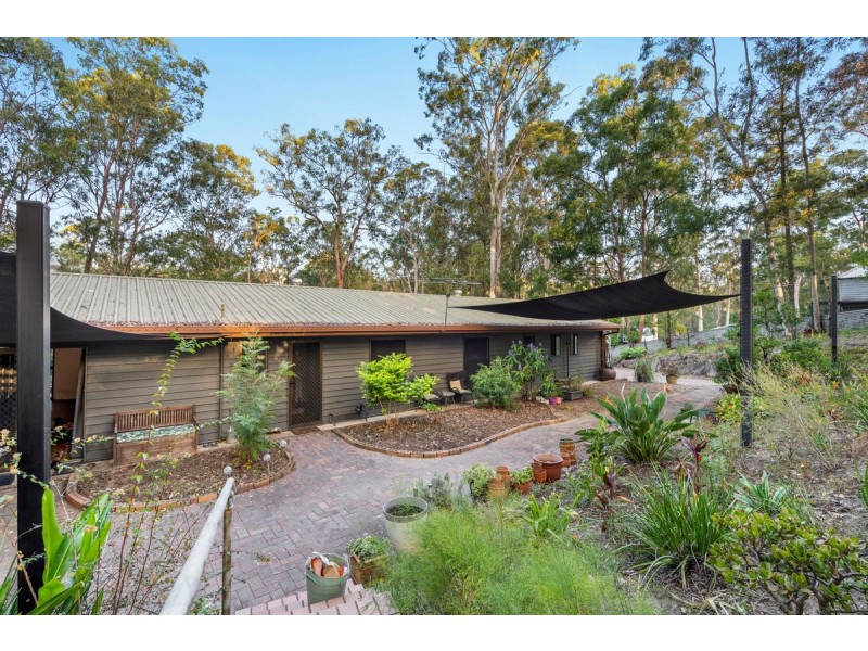 10 Thomas Court, Cashmere QLD 4500