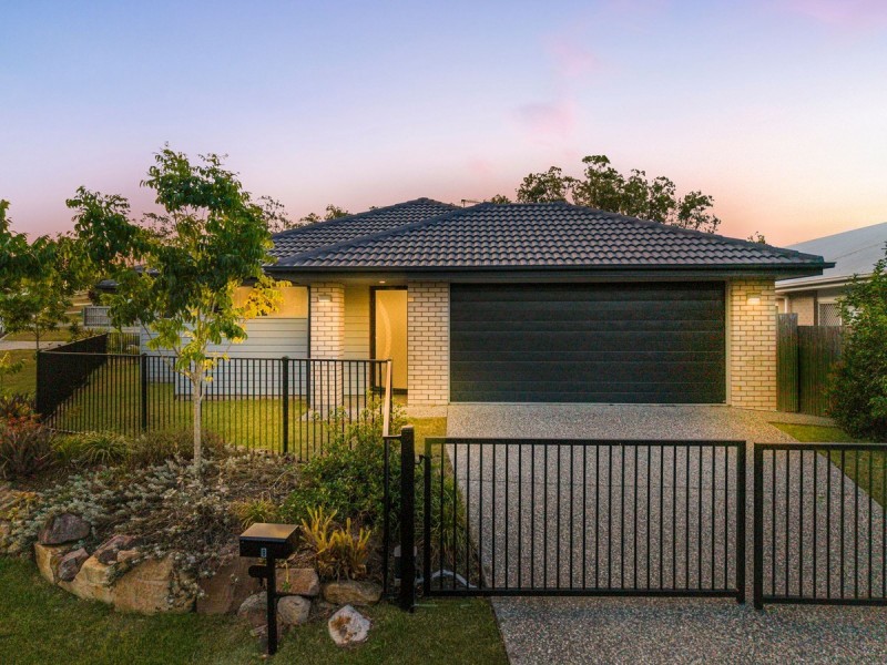 8 Elder Parade, Collingwood Park QLD 4301