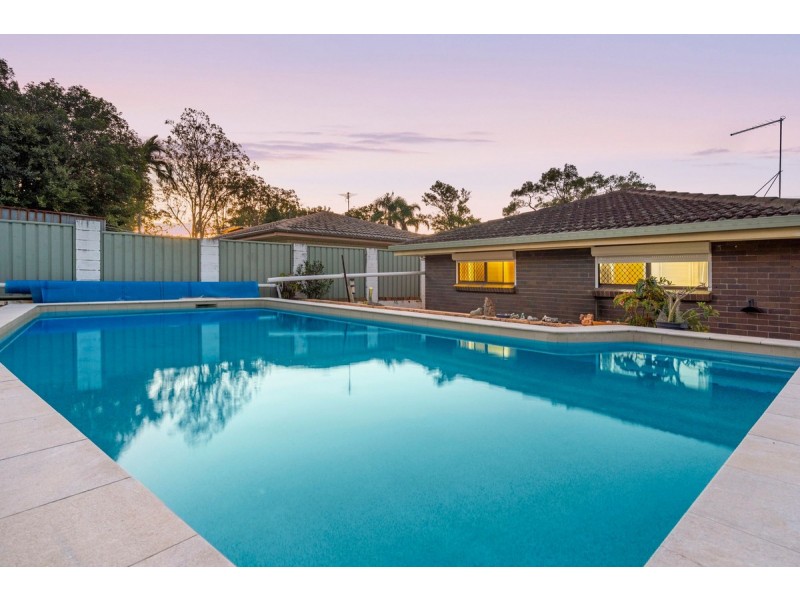 499 Broadwater Road, Mansfield QLD 4122