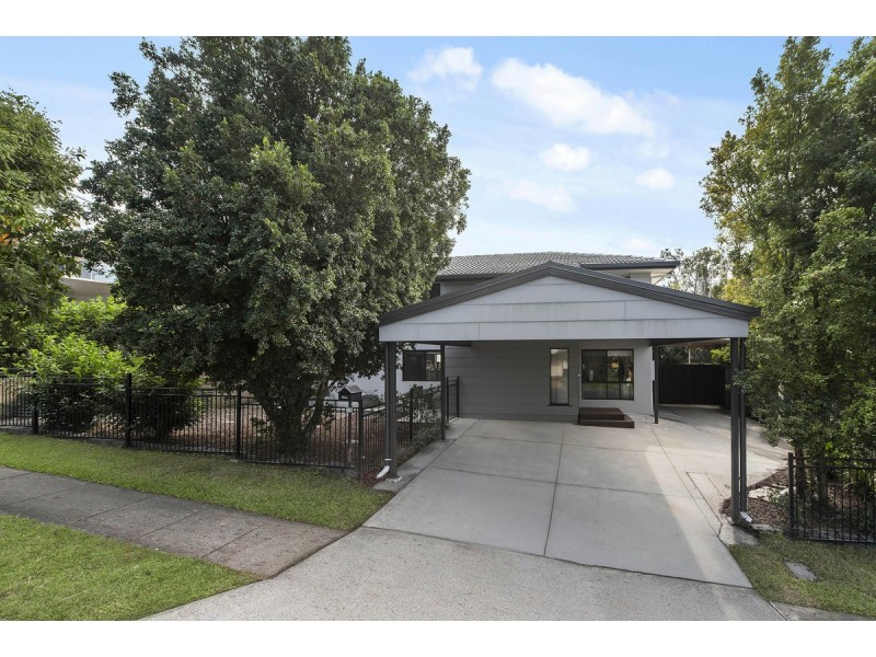 18 Linfield Street, Mansfield QLD 4122
