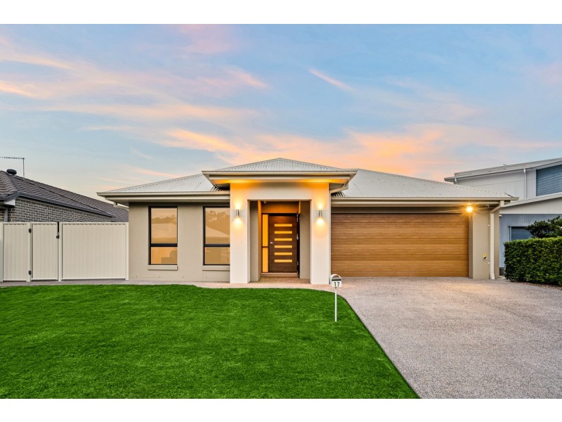 17 Penda Crescent, Pallara QLD 4110