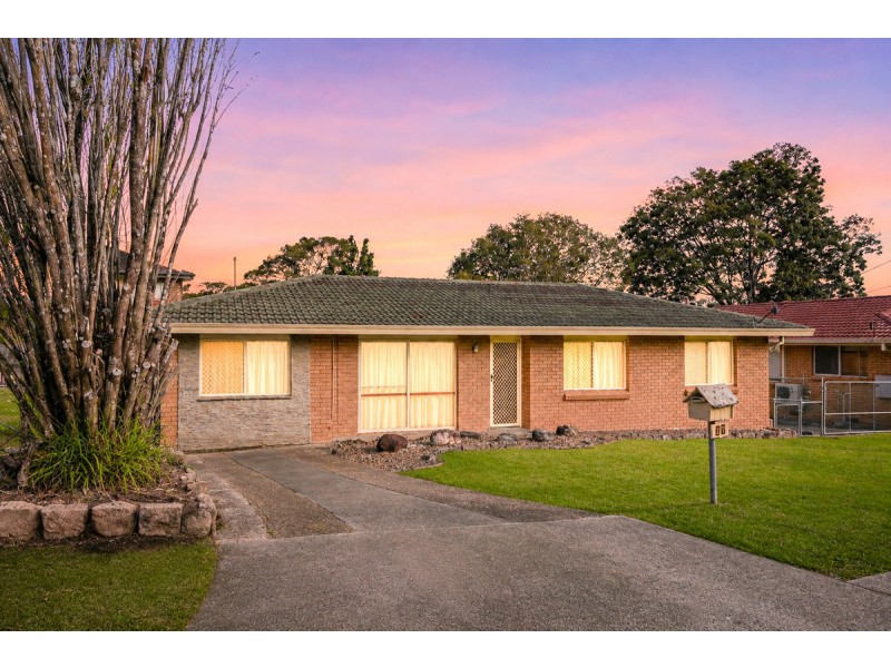 17 Rholanda Crescent, Springwood QLD 4127