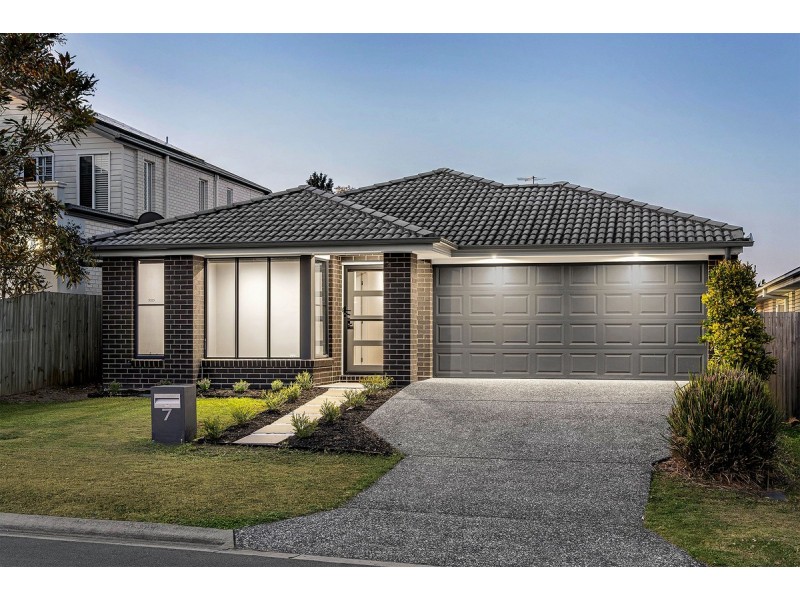 7 Mount Roberts Street, Park Ridge QLD 4125