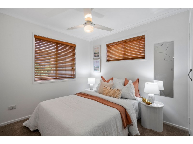 16 Jacqueline Avenue, Springwood QLD 4127