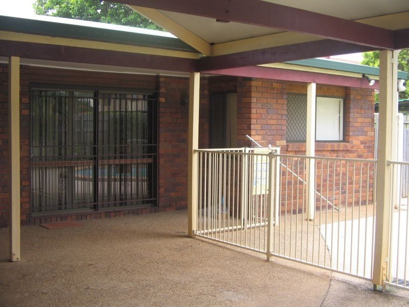 22 Mapleleaf Street, Eight Mile Plains QLD 4113