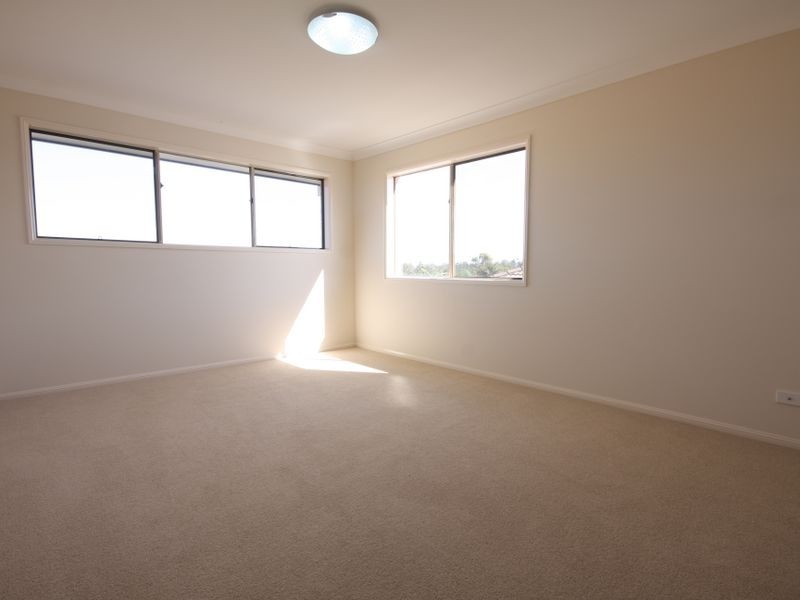 18 Larapinta Circuit, Parkinson QLD 4115