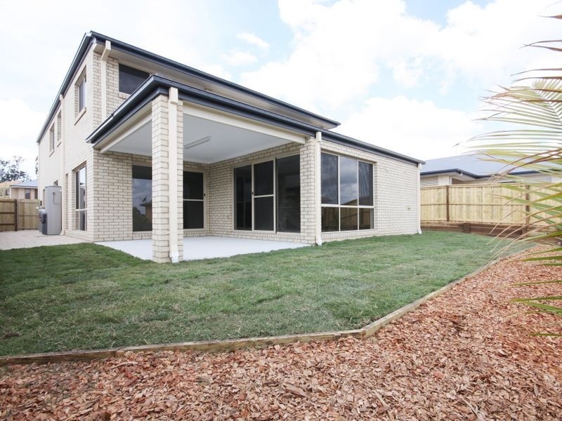 18 Larapinta Circuit, Parkinson QLD 4115