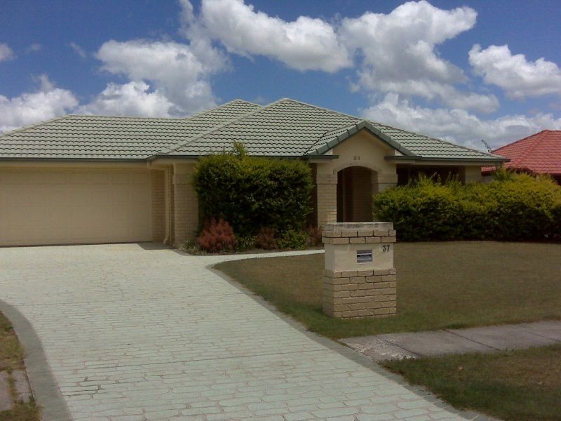 37 The Parkway, Stretton QLD 4116