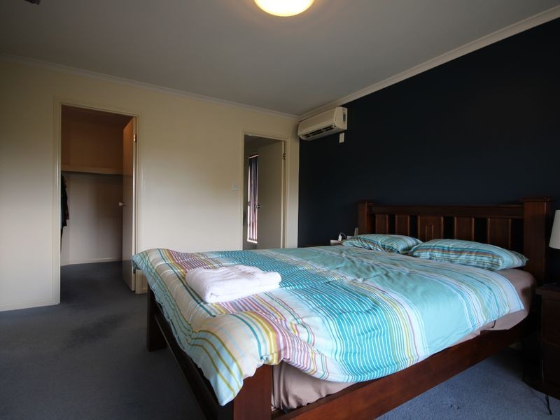 37 The Parkway, Stretton QLD 4116