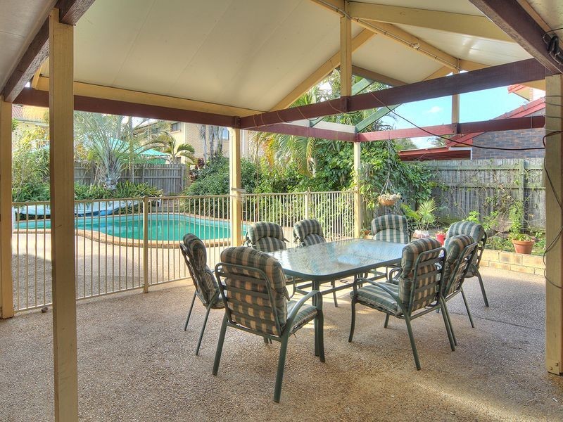 22 Mapleleaf Street, Eight Mile Plains QLD 4113