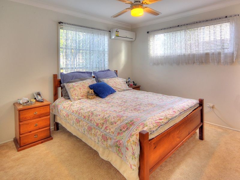 22 Mapleleaf Street, Eight Mile Plains QLD 4113