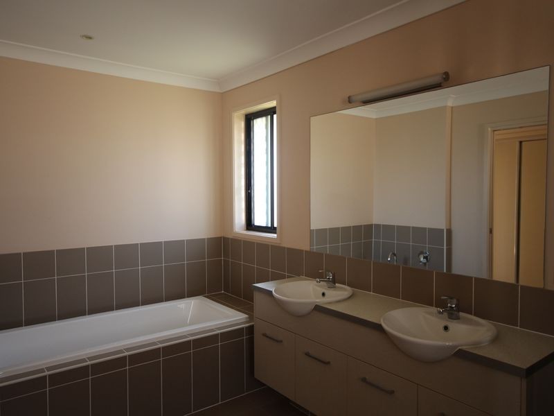 16 Keith Street, Kuraby QLD 4112