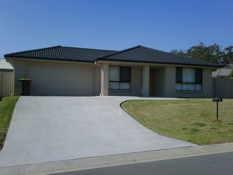 12 Bobbie St, Parkinson QLD 4115