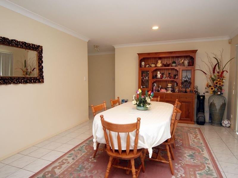 27 The Avenue, Sunnybank Hills QLD 4109