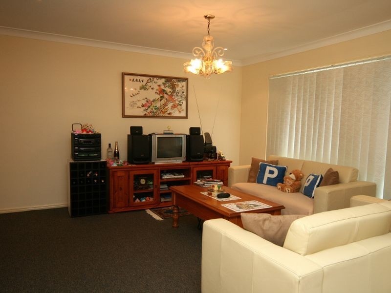 27 The Avenue, Sunnybank Hills QLD 4109