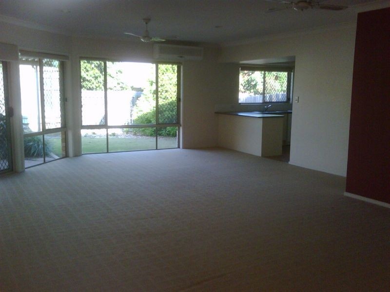 13 Coorong Place, Parkinson QLD 4115
