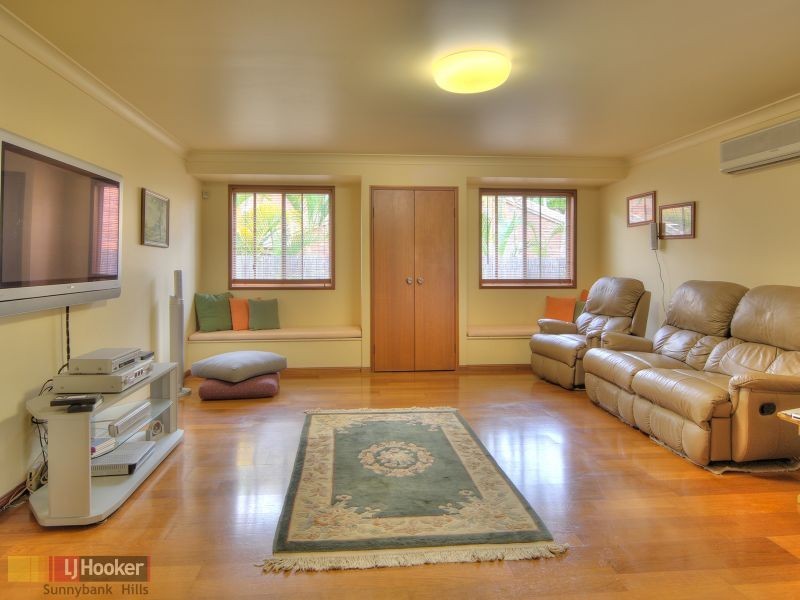 18 Casuarina Crescent, Calamvale QLD 4116