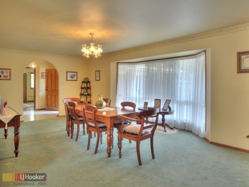 18 Casuarina Crescent, Calamvale QLD 4116