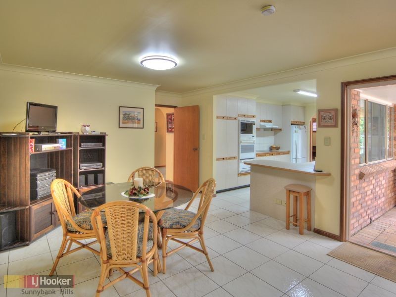 18 Casuarina Crescent, Calamvale QLD 4116