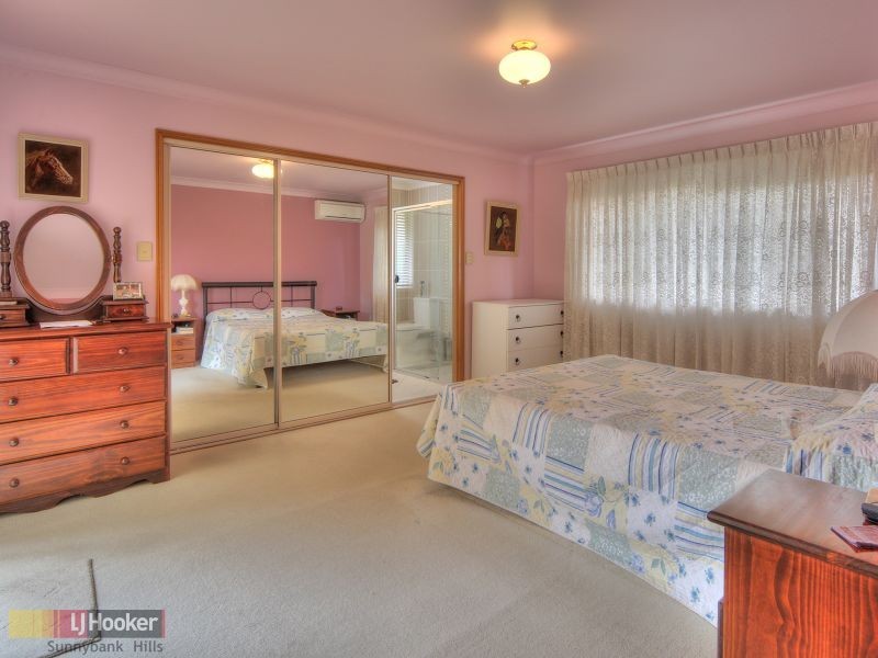 18 Casuarina Crescent, Calamvale QLD 4116