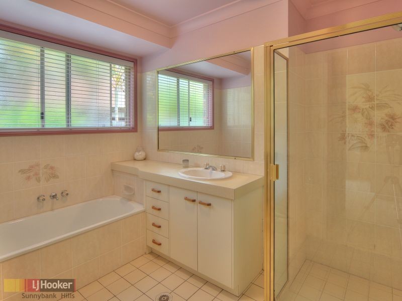 18 Casuarina Crescent, Calamvale QLD 4116