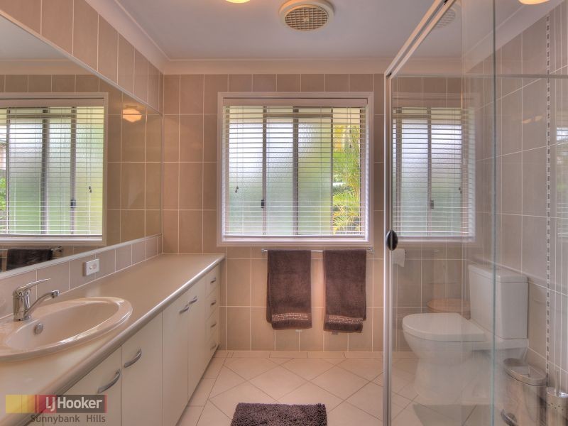 18 Casuarina Crescent, Calamvale QLD 4116