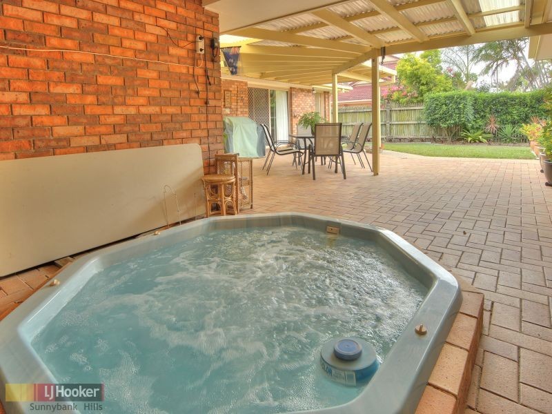 18 Casuarina Crescent, Calamvale QLD 4116