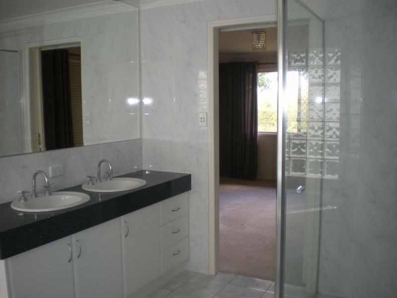 No.2  11 Chilton Street, Sunnybank Hills QLD 4109