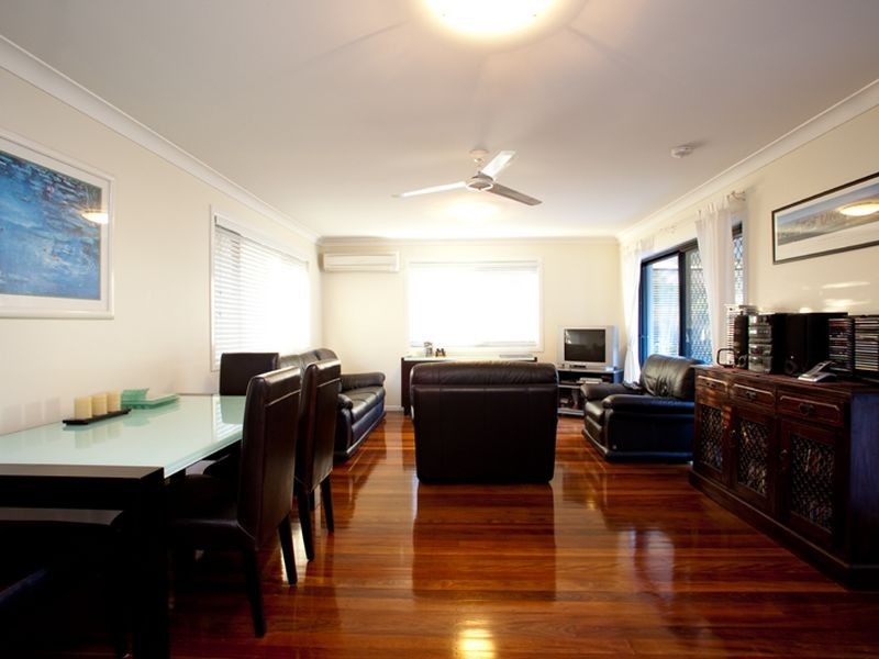 5 Mintern Street, Macgregor QLD 4109