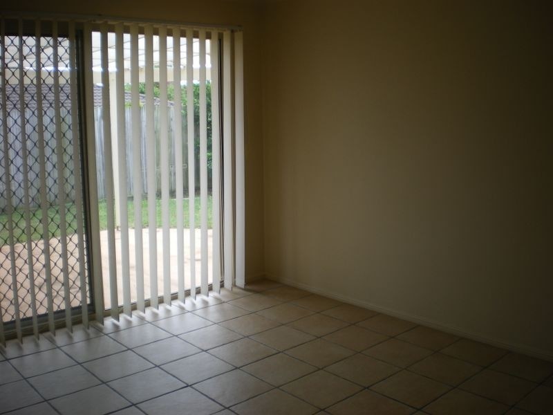 103 Oakleaf Street, Eight Mile Plains QLD 4113