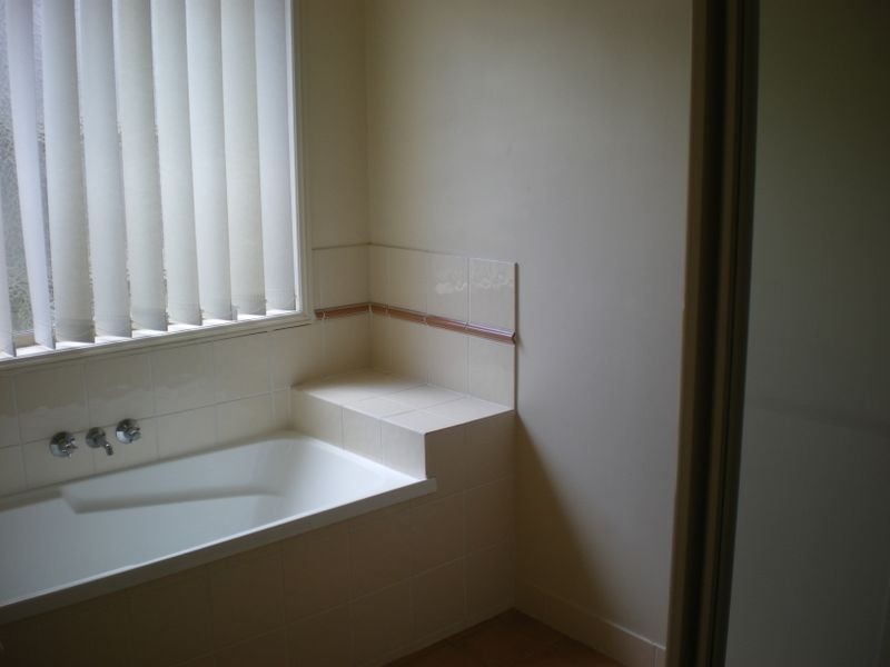 103 Oakleaf Street, Eight Mile Plains QLD 4113