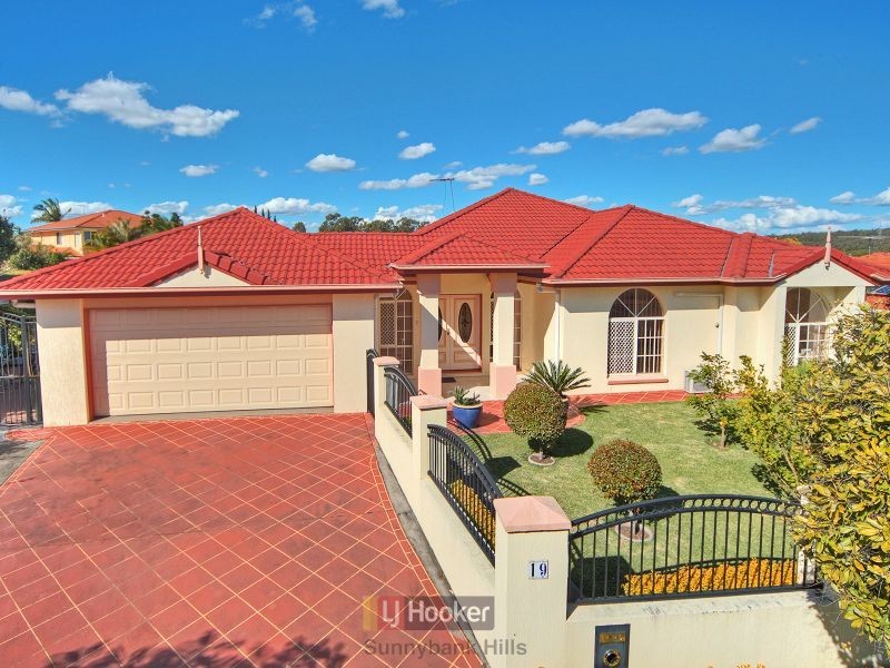 19 Coorong Place, Parkinson QLD 4115