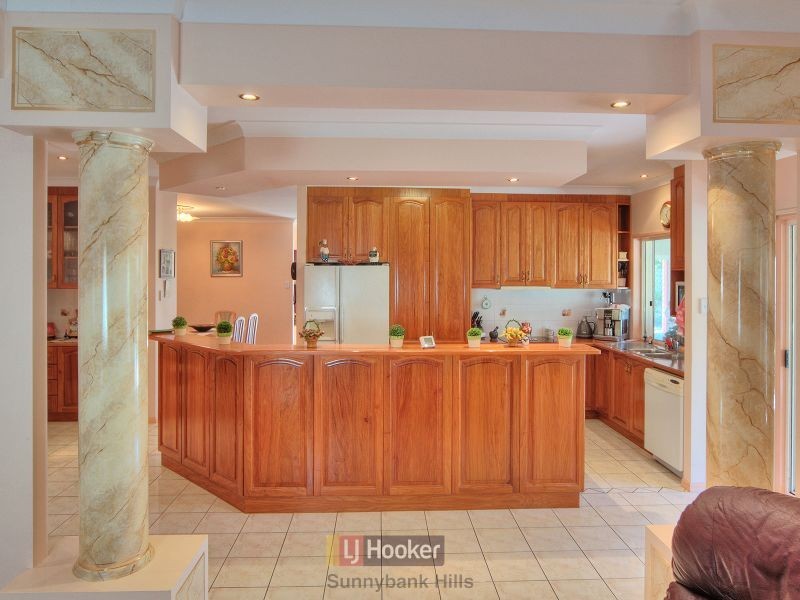 19 Coorong Place, Parkinson QLD 4115