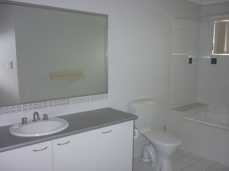 17/1 Daintree Drive, Parkinson QLD 4115