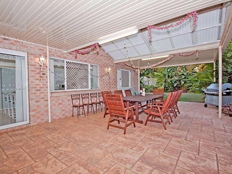 9 Chloe Close, Eight Mile Plains QLD 4113