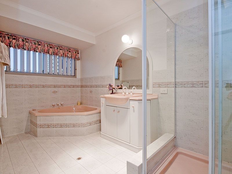 9 Chloe Close, Eight Mile Plains QLD 4113