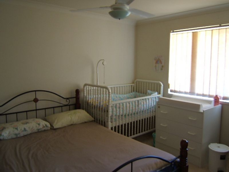 12 Lewis Place, Calamvale QLD 4116