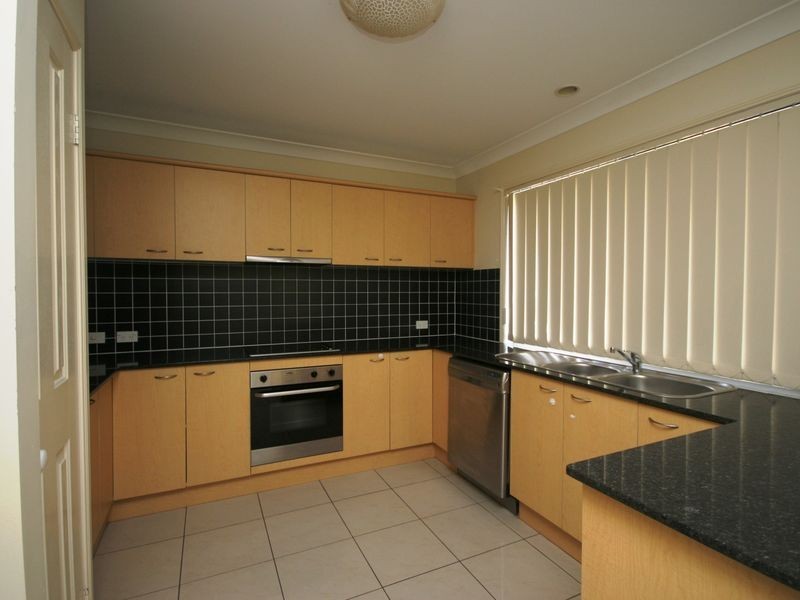 20 Karajini Crescent, Parkinson QLD 4115