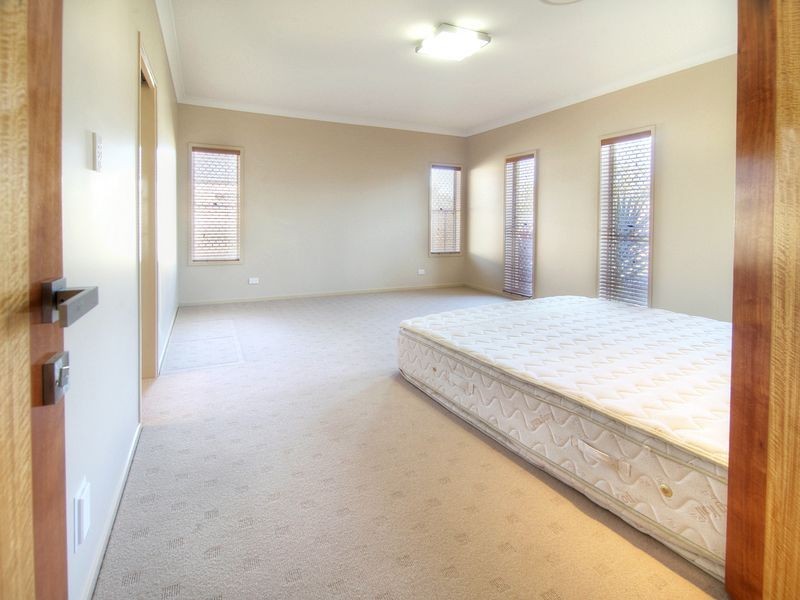 23 Samuel Street, Calamvale QLD 4116