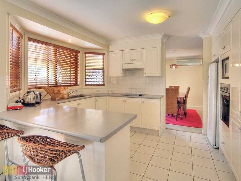 4 Huntington Court, Calamvale QLD 4116