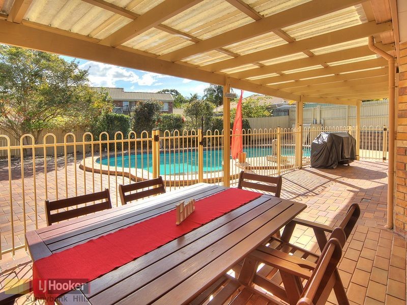 4 Huntington Court, Calamvale QLD 4116