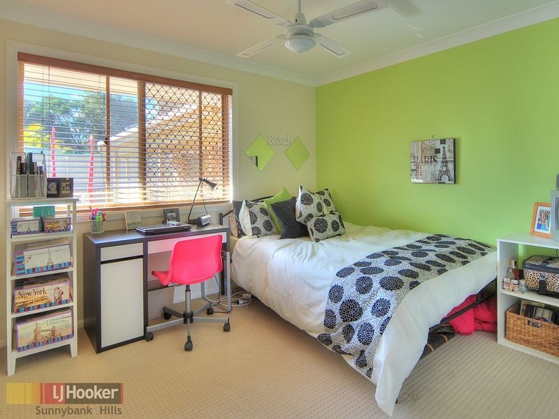 4 Huntington Court, Calamvale QLD 4116