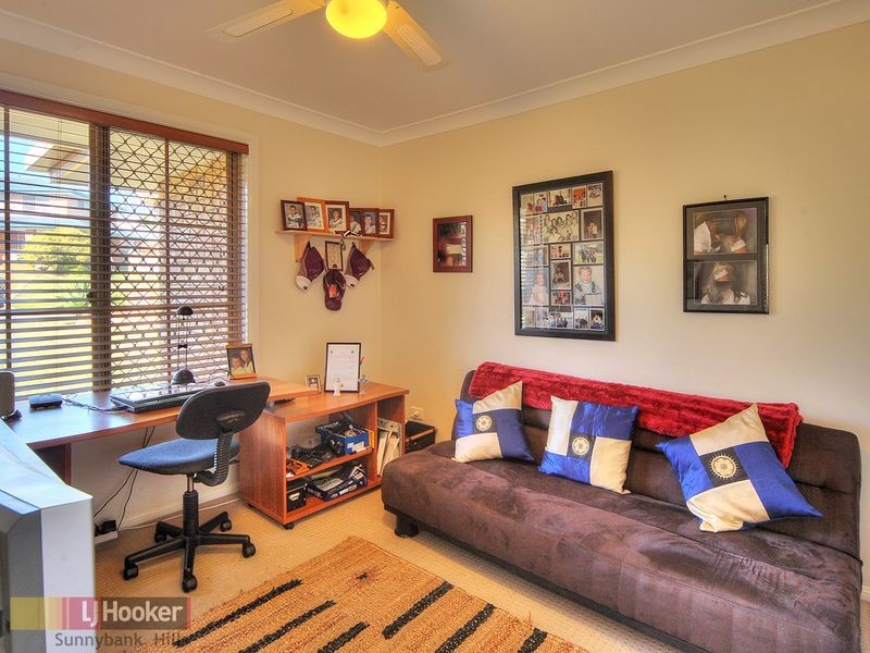 4 Huntington Court, Calamvale QLD 4116