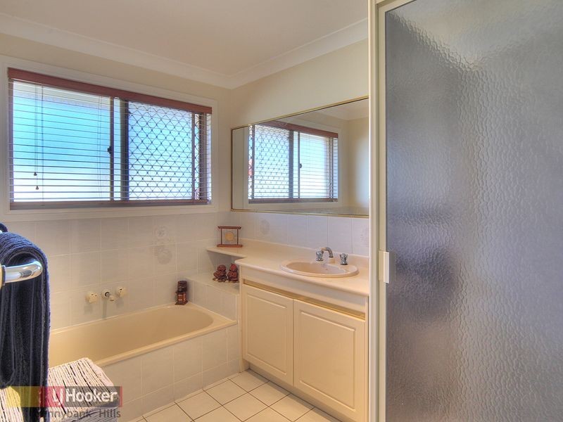 4 Huntington Court, Calamvale QLD 4116