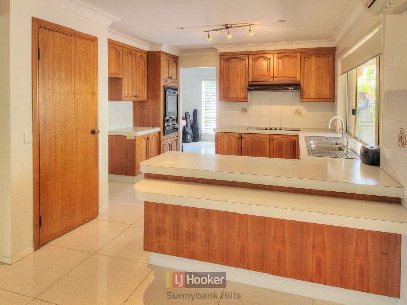22 Hoover Court, Stretton QLD 4116