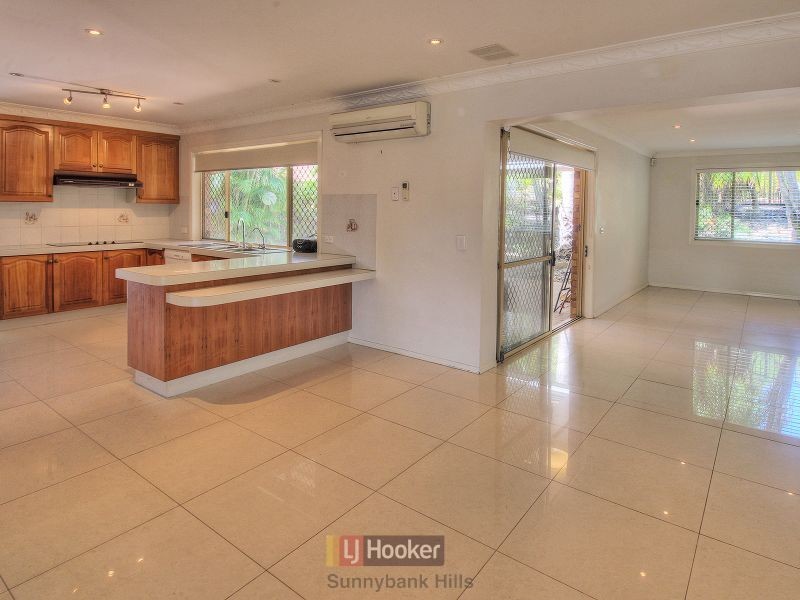 22 Hoover Court, Stretton QLD 4116